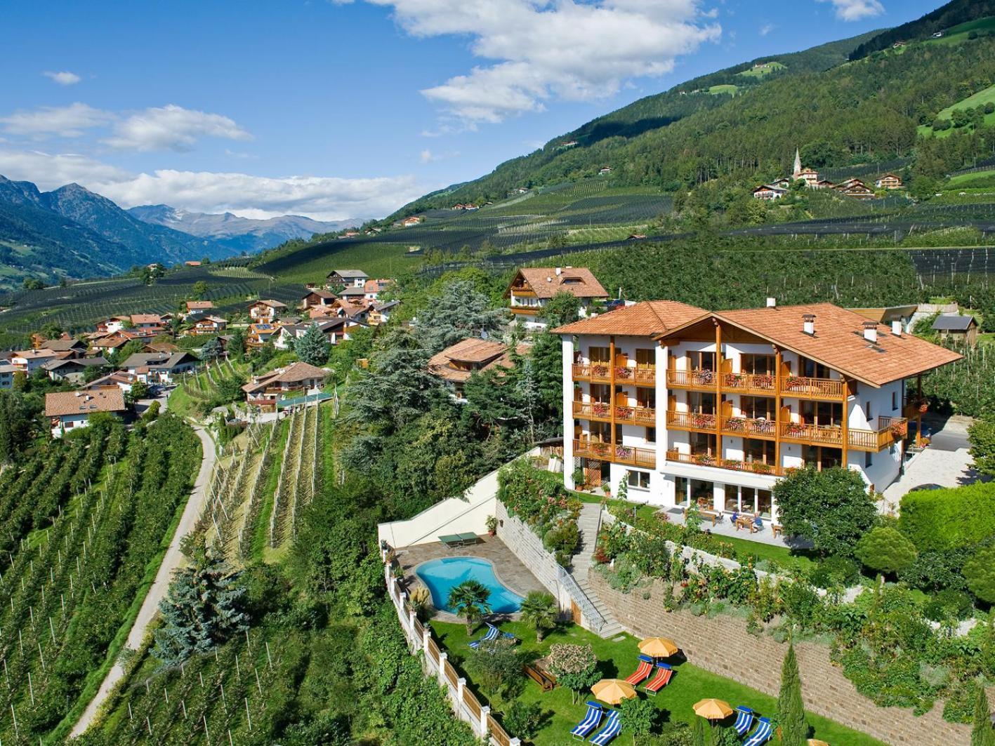 Hotel-Garni Ehrenfels Schenna Buitenkant foto